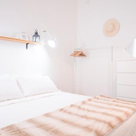 Minimalist Chic A Villanova 3Bdr - 2Bth - Wifi กาญารี ภายนอก รูปภาพ